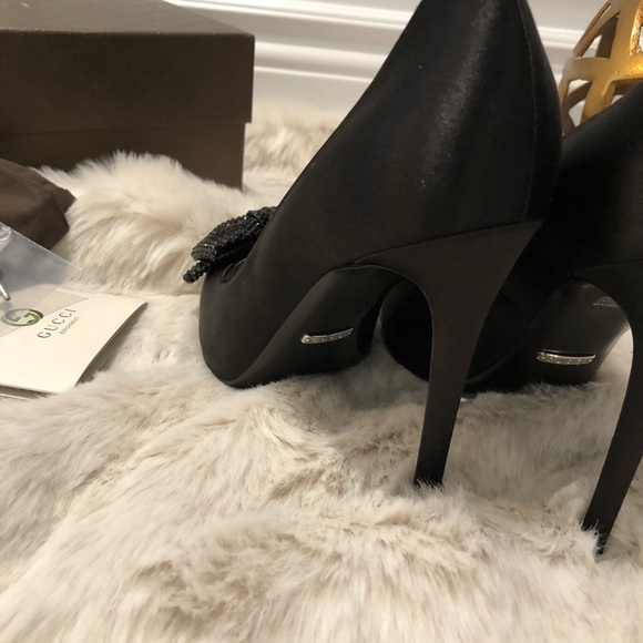 Gucci Clodine Crystal Satin Open Toe Pump - Picture 6 of 8